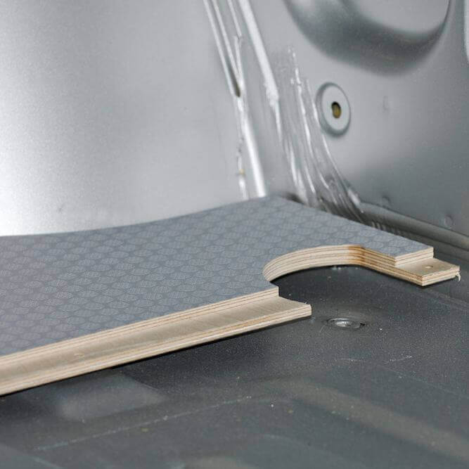 Pose plancher en contreplaqué 12mm gris isolation Armaflex 6mm